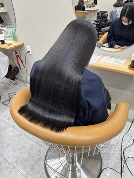 シカ 神戸三宮元町店(Cica) 髪質改善 トリートメント 三宮 神戸 縮毛矯正 ストレート 元町