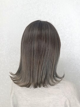 美容室 ハルミ ヘア リゾート 川口店(Harumi Hair Resort) バレイヤージュ/グレーアッシュ/切りっぱなしボブ