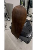 ナチュラルブラウン×艶ロング｜大人女性におすすめカラー