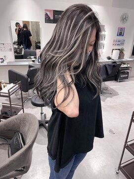 キング 心斎橋店(K!ng) ハイライトカラーミルクティーベージュレイヤーカット