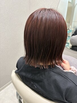 ロエ(Lowe') タッセル軽めボブ