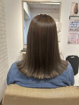 アンジュ ラヴィ(Ange Lavie) ミディアム外ハネスタイル