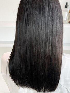 クィーンズガーデンバイケーツーギンザ(QUEEN’S GARDEN by K two GINZA) [K-two銀座]似合わせカット×髪質改善トリートメント[有楽町]