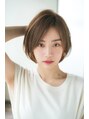 ジョエミバイアンアミ(joemi by Un ami) 前髪ありのすっきりとしたショートスタイルは顔周りが大切