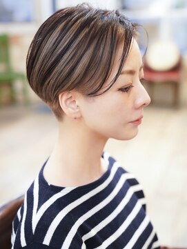 カライング(ing) 大人可愛い20代30代40代黒髪前下がりショートボブ丸みショート◎