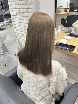 リーオオサカ(Lee Osaka) ベージュカラー