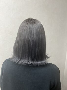 ヴィフ 大船(VIF) グレーカラー/ココアベージュ/ツヤ髪スタイル/ハイトーンカラー