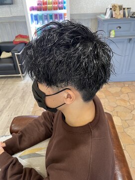 セライロ 千葉(celilo) ツイストスパイラルパーマ【飯田杏】