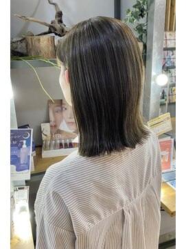 ザ ラボ アングゥ(The Labo ungu) オリーブカラー/外ハネ