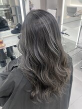 アールプラスヘアサロン(ar+ hair salon) ホワイトハイライト/ダークグレージュ