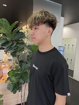 スタイル 茅ケ崎(STYLE)&nbsp;【ハクラ】スペインカール フェード メンズハイライト