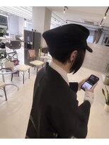 幻(maboroshi) 中刈り上げの前下がりボブ