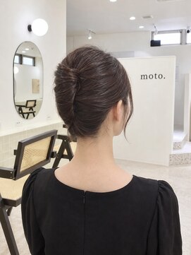 モト 船橋(moto) タイトシニヨンお呼ばれヘアセット