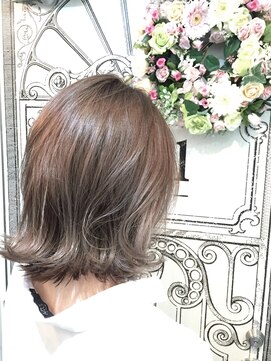 ミエルヘアーエスト 新宿店(mielhair est) 外ハネｘハイトーングレージュ♪