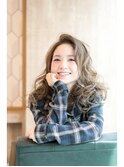 ナチュラルグレージュ