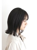 切りっぱなしミディアムボブ