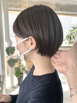 ソーコ 渋谷(SOCO) 暗髪ショート前髪ありマッシュショート丸みショートボブ黒髪ボブ