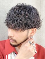 フィフス 原宿(fifth)&nbsp;黒髪ツーブロックマッシュ無造作波巻きツイストスパイラルパーマ