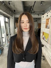 【徳岡紀香】顔周りカット×透明感たっぷりオリーブカラー