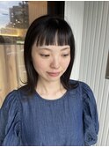 ミディアム アッシュブラック 顔周りレイヤーカット 髪質改善