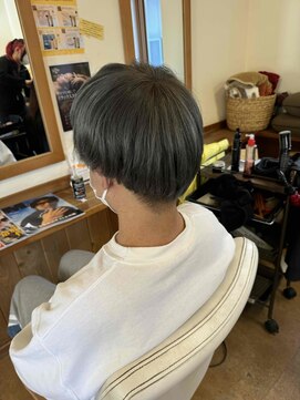 ビーム バイ ヘア(Beam by Hair) おしゃれシルバーカラー