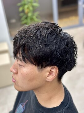 レヴィア(REVIA) メンズカットニュアンスパーマ眉毛カットフェードカット