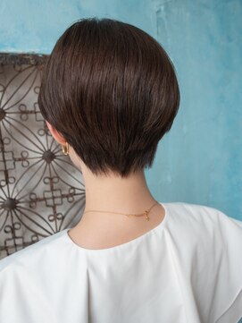 アマリス(Amaris) ハンサムショート20代/30代/40代/50代/庭瀬