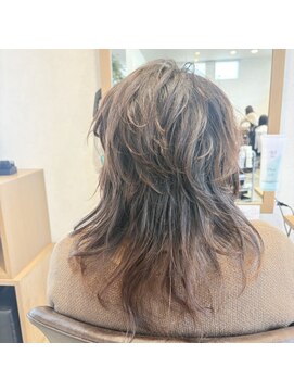 サロンドポプリ 志都美(salon de poupuri) ロングレイヤーウルフスタイル