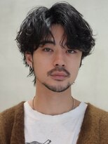 バイフィフス 原宿/表参道(by fifth)&nbsp;緩め波巻きスパイラルパーマシャドウパーマメンズセンターパート