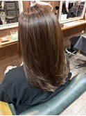 ロングレイヤーベージュカラー