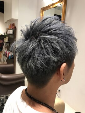 アンティガ(ANTIGA) 根元は暗めで奥行き感を★ブルーイッシュシルバーアッシュ