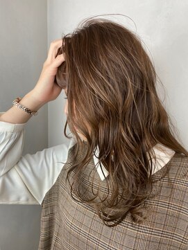 ラトリエ ブロカント 立川北口店(L'atelier BROCANTE) ブラウン イルミナカラー 艶髪 ナチュラル 透明感