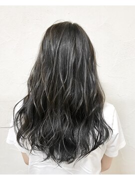 トラ(TORA) ハイライト&ダークトーン