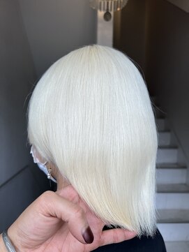 テテ(TETE) 抜きっぱなしホワイト 心斎橋×長堀橋