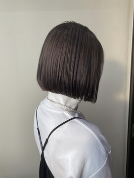 エイミー(Aimee) Aimee 町田 切りっぱなしボブ×アッシュグレー