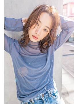 レゴ(REGO) グレージュカラーシルキーべージュ、デザインカラー斜めバング