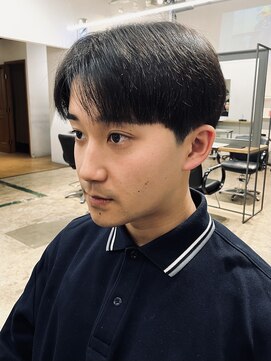 ザデイ カットアンドカルチャーショップ(THE DAY CUT&CULTURE SHOP) ラフな6:4パート【メンズカット/刈り上げなし/ラフ/ノーセット】