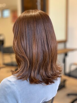 バニティー ヘア(Vanity hair) 外ハネミディー