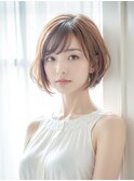 ショートボブ/斜めバング/シアーベージュ/ナチュラルカラー