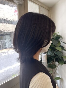 アミュレ(Amule) おしゃれ見えシルエット暗髪でもしっかり垢抜けショートウルフ