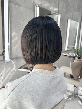 ホロン 池袋(HOLON) 池袋美容室HOLON【丸く収まるミニボブ】