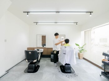 ヘアーサロン ヨリオカの写真/【京阪萱島駅徒歩10分】メンズのための落ち着いたリラックス空間！2席のみの完全マンツーマン♪<理容室>