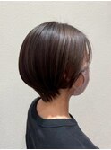 透明感ブラウン艶カラー×小顔レイヤーカットショートボブ