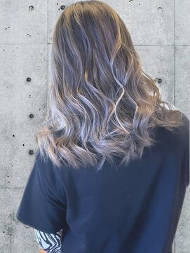 ヘアーデザイン ディードット ウル(D. ulu) 【渡辺秀斗】エアタッチバレイヤージュ