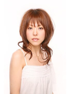 エストラスト 京都本店(s_trust) ゴールドが映える爽やかウェーブ