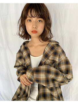 ステイシー(stay she) インナーカラー際立つミディアムボブ