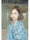 ベージュ