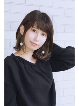 ノイン(noine) シーンをあまり選ばない深みカラー