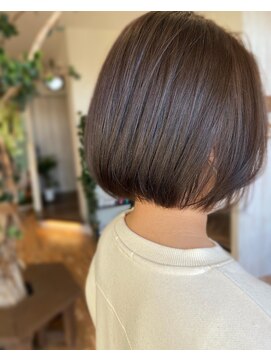 ルーエ(Ruhe) ミニボブ×透明感ベージュ