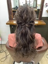 グレースモア(Grace More)&nbsp;（久留米／西原）ポイント低めルーズハーフアップアレンジ